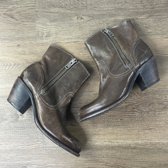 Frye Women’s Leather Leslie 76751 Brown  Ankle Side Zip Booties Boots, size 8.5 - Picture 2 of 13